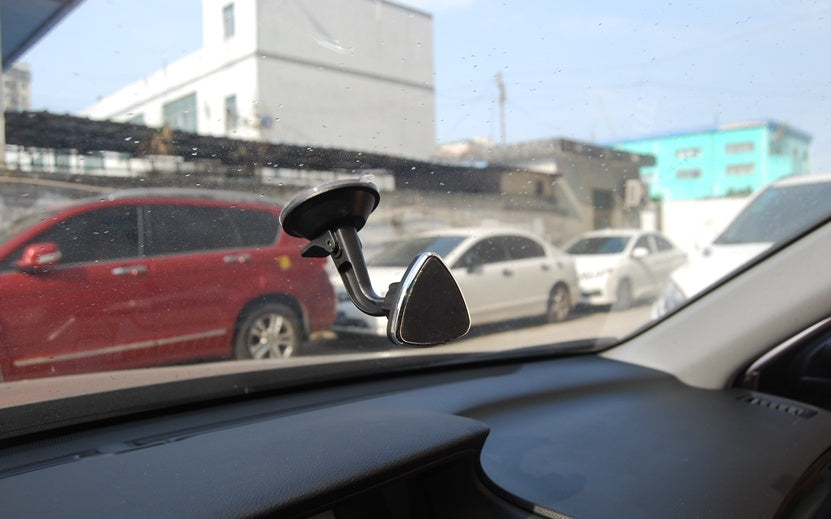 Discover the Magnetic 360 Rotating Car Phone Holder